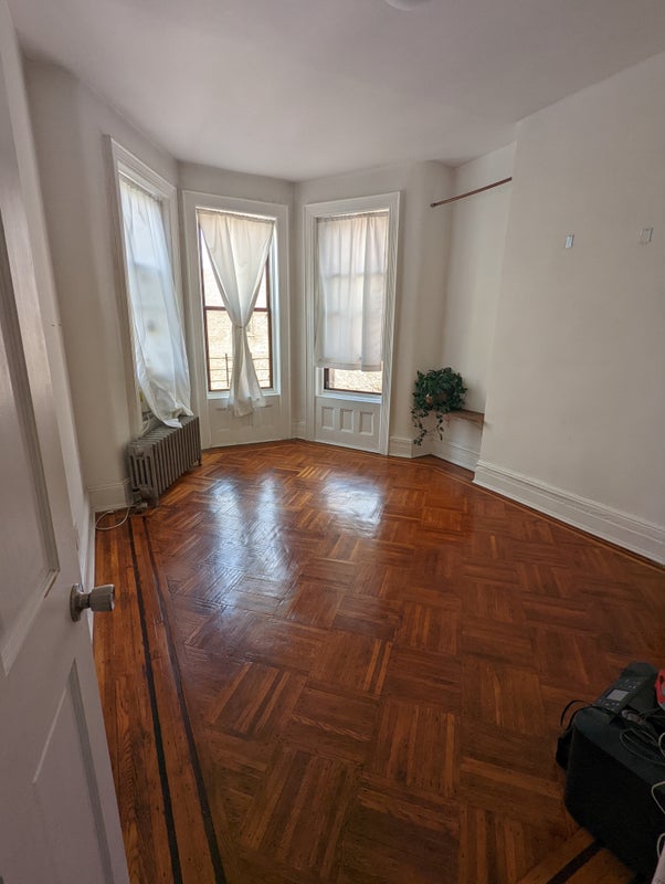 'Room to sublet in beautiful apartment' Room to Rent from SpareRoom
