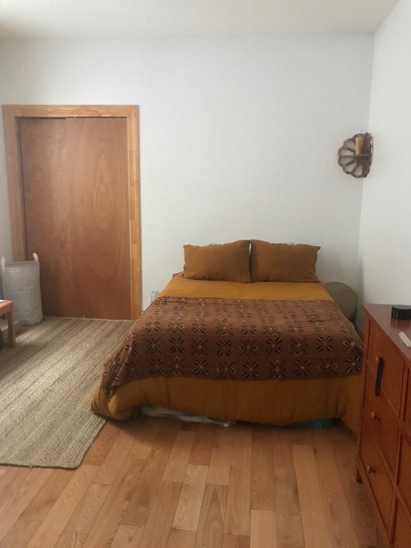 'Large Room Flatbush 1100 Oct 1 ' Room to Rent from SpareRoom