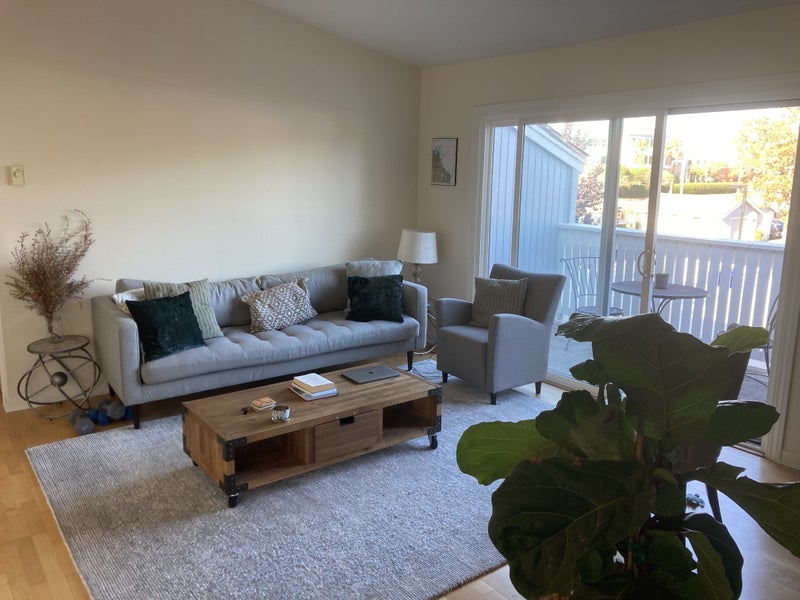 '1,400 / 1br Room available in 2B/2B Marina Bay ' Room to Rent from SpareRoom