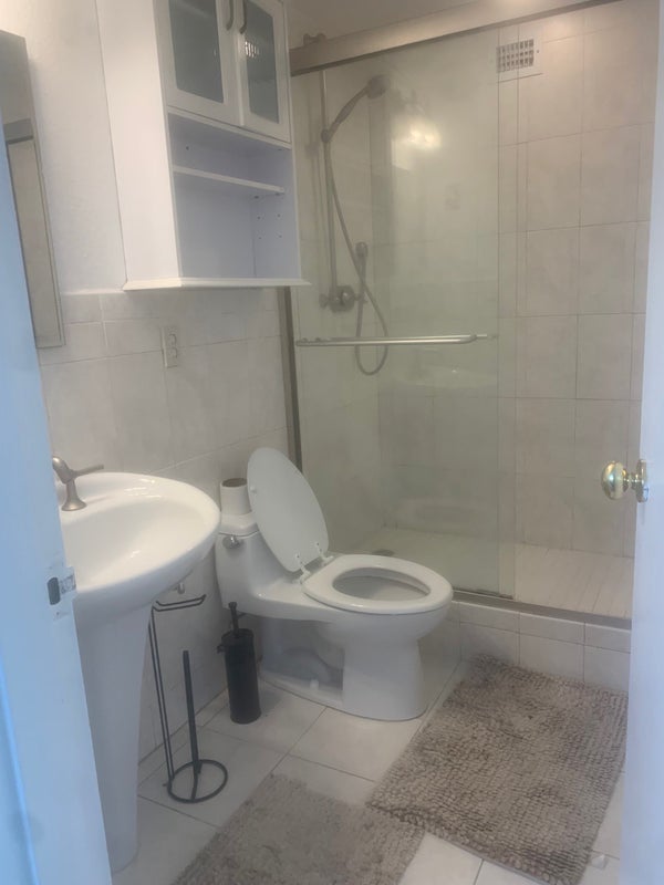 'Master room shared, excellent area ' Room to Rent from SpareRoom