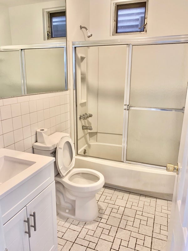 'Extra large room in a spacious apartment in JSQ' Room to Rent from