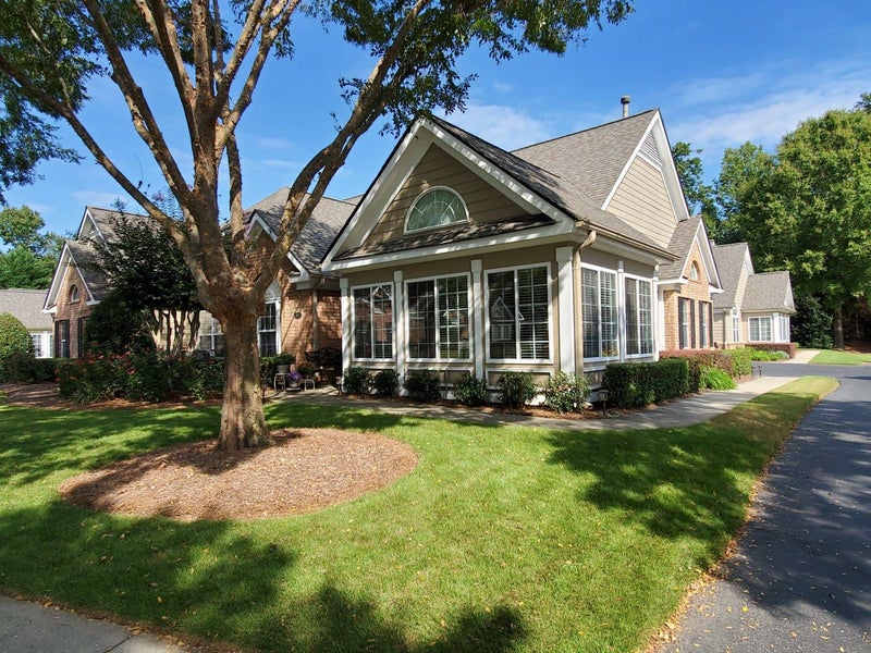 'Roommate wanted for a 2bd/ 2ba condo in Alpharetta' Room to Rent from