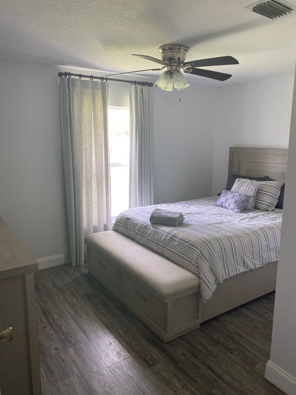 ' Rm in clean quiet home (Lockmar Area / Palm Bay)' Room to Rent from