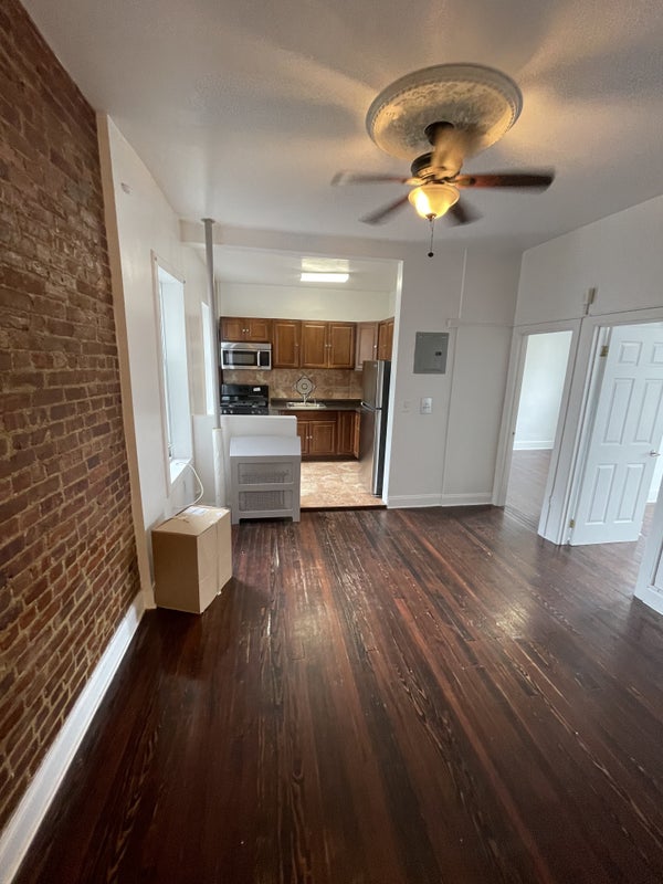 'Large rooms available in Harlem! 11/1 move in.' Room to Rent from SpareRoom