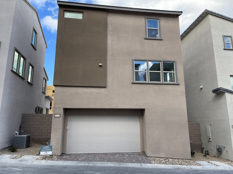 'Private Furnished Bedroom for Rent in Summerlin' Room to Rent from