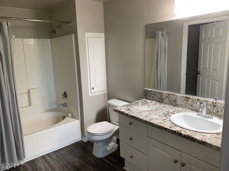 'Immediate MoveIn Available UTC area' Room to Rent from SpareRoom