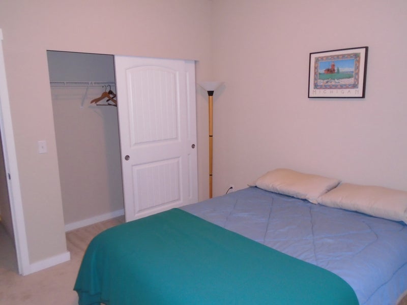 'Newer Home Near Lake Steilacoom' Room to Rent from SpareRoom