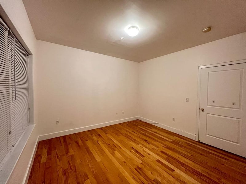 'Spacious Room in Newark, Ironbound ' Room to Rent from SpareRoom