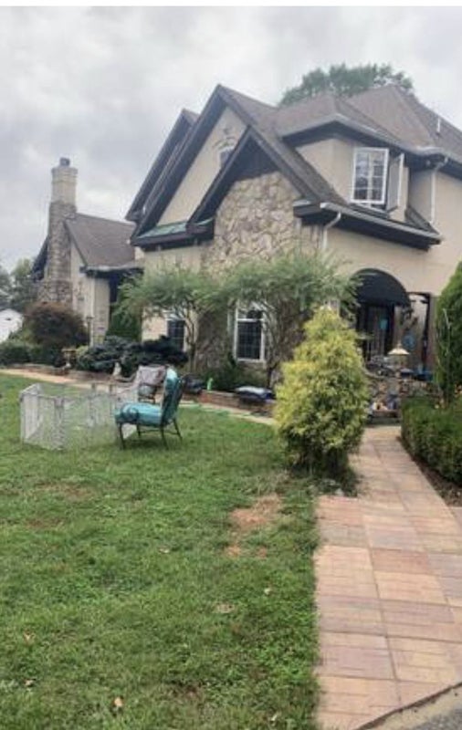 'Single Room in 3 bed house in Annandale' Room to Rent from SpareRoom