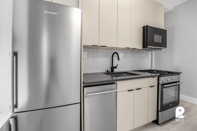 1 Bedroom in Upper East Side' Room to Rent from SpareRoom