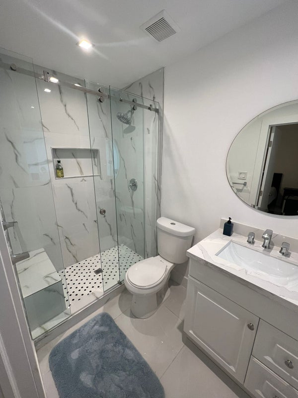 Photo inspiration: Visual Reference: Vacation Private Rooms Weekly Rent Español Room To Rent From