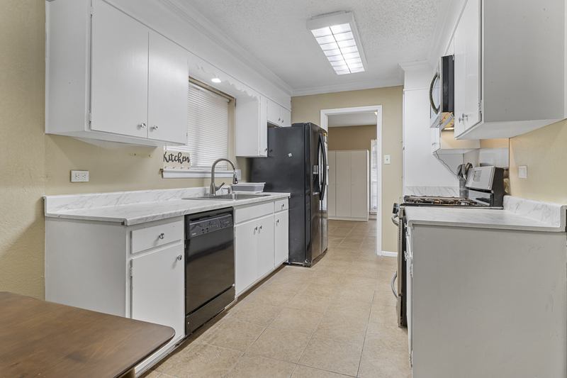 'Airy Co-Living - San Antonio' Room to Rent from SpareRoom