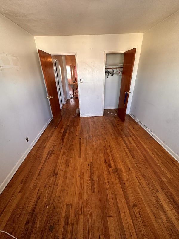 'Room for rent in Canarsie Brooklyn. Spacious house' Room to Rent from