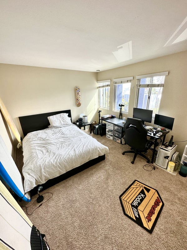 'Room Available in Point Loma Heights Furnished' Room to Rent from