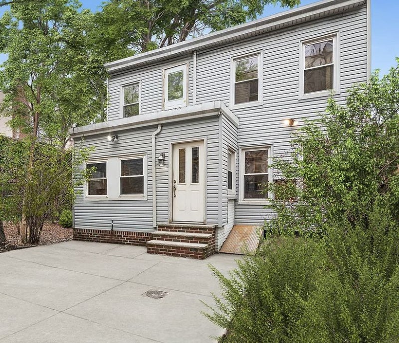 'Cozy House in Long Island City' Room to Rent from SpareRoom