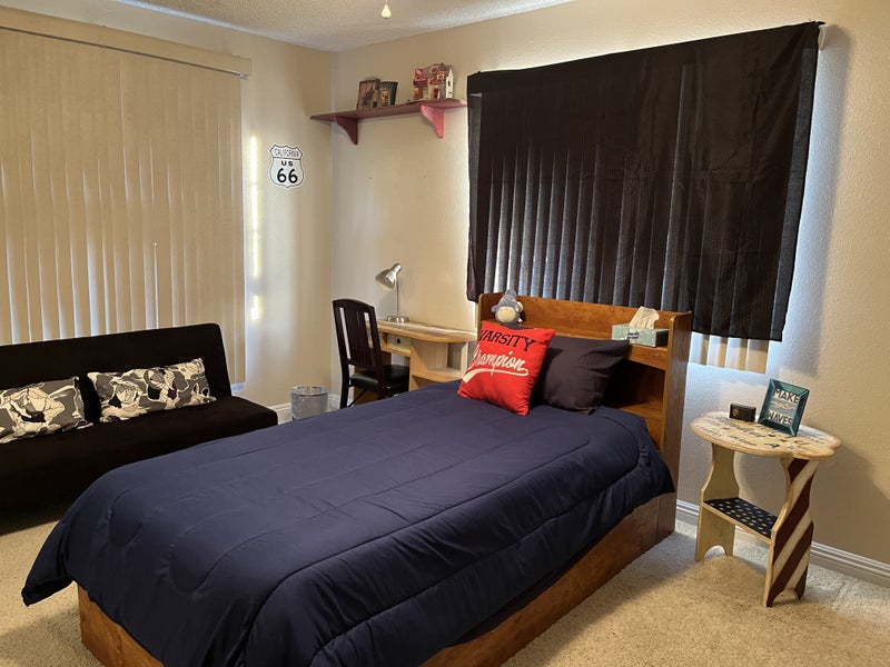 'A room, private bathroom and garage space for rent' Room to Rent from