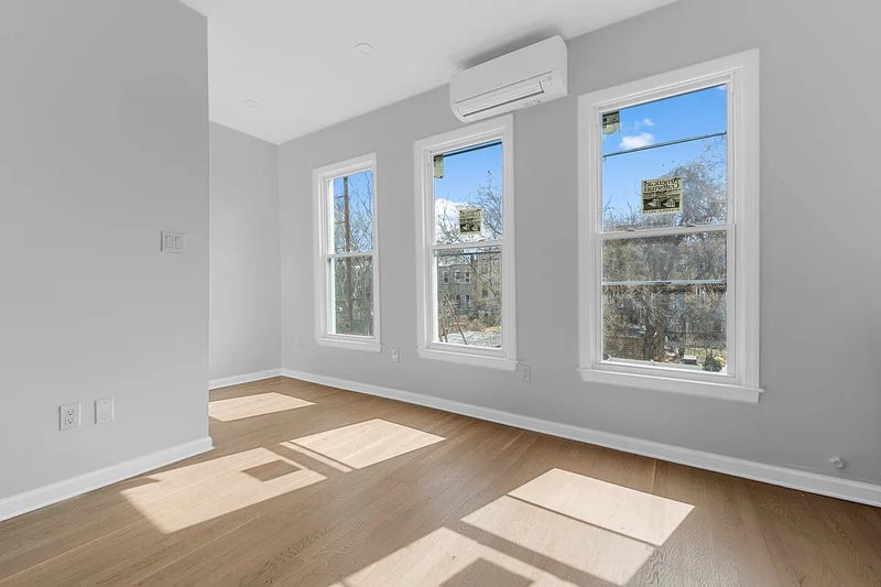 'Ultra convenient room in quiet crown heights' Room to Rent from SpareRoom