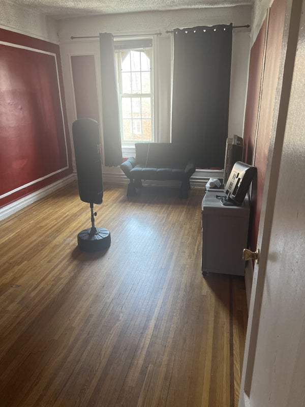 'Room for rent in 2765 Kingsbridge ter ' Room to Rent from SpareRoom