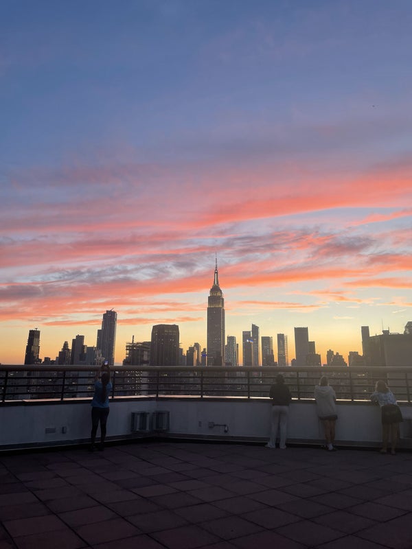 'One bedroom apt in Murray Hill doorman building ' Room to Rent from