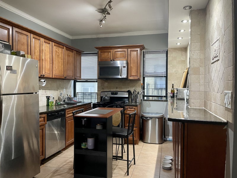 'Ditmars Astoria Apartment ' Room to Rent from SpareRoom