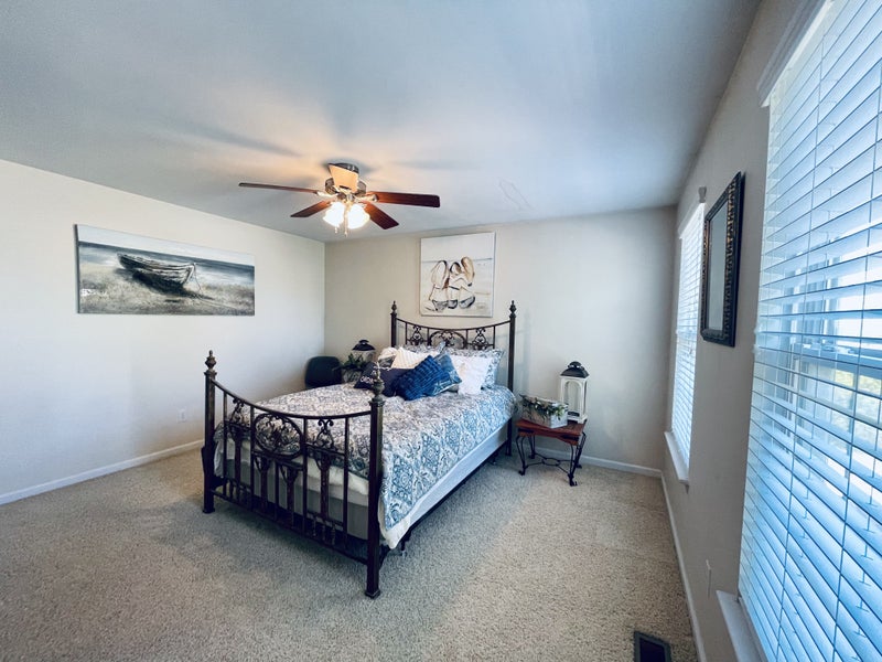 'Private living quarters on 2nd floor in Winghaven ' Room to Rent from