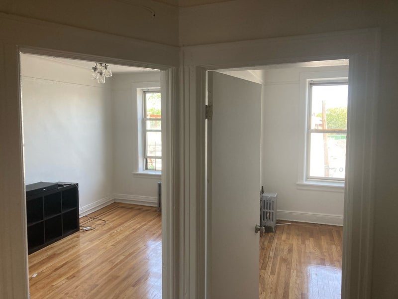 '775/Mo Seeking Roommate Gravesend South Brooklyn ' Room to Rent from