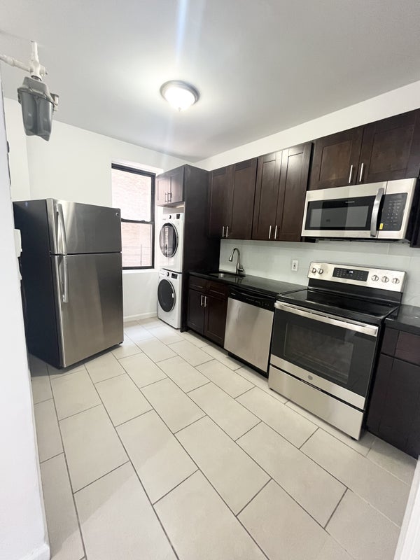 'Upper Manhattan rental rooms with W/D ' Room to Rent from SpareRoom