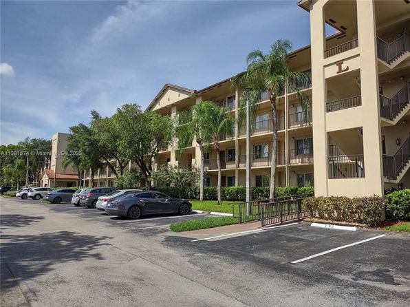 '1 room w/ BR $800/month -Pembroke Pines ' Room to Rent from SpareRoom