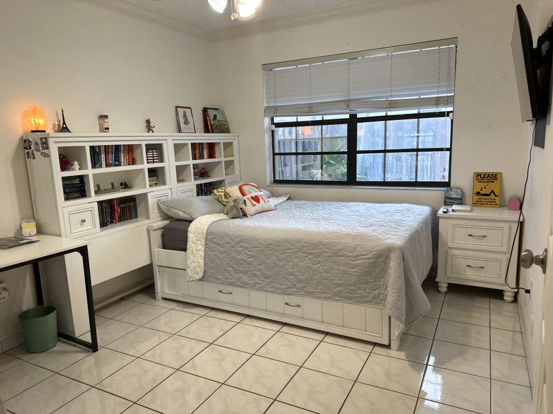 'Rooms for Rent in Kendall Spanish, Engl. Portugues' Room to Rent from