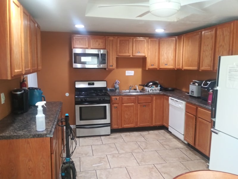 'Large Room available immediately in Moorestown, NJ' Room to Rent from SpareRoom