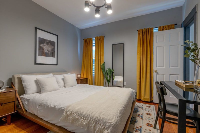 'Room in Savin Hill on a flexible lease' Room to Rent from SpareRoom