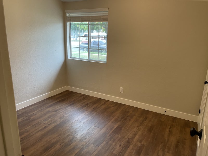'Room for rent in Santa Clarita With 1/2 Bath' Room to Rent from SpareRoom