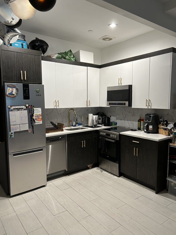 'Offering 1 room for rent longterm in Flatbush st' Room to Rent from