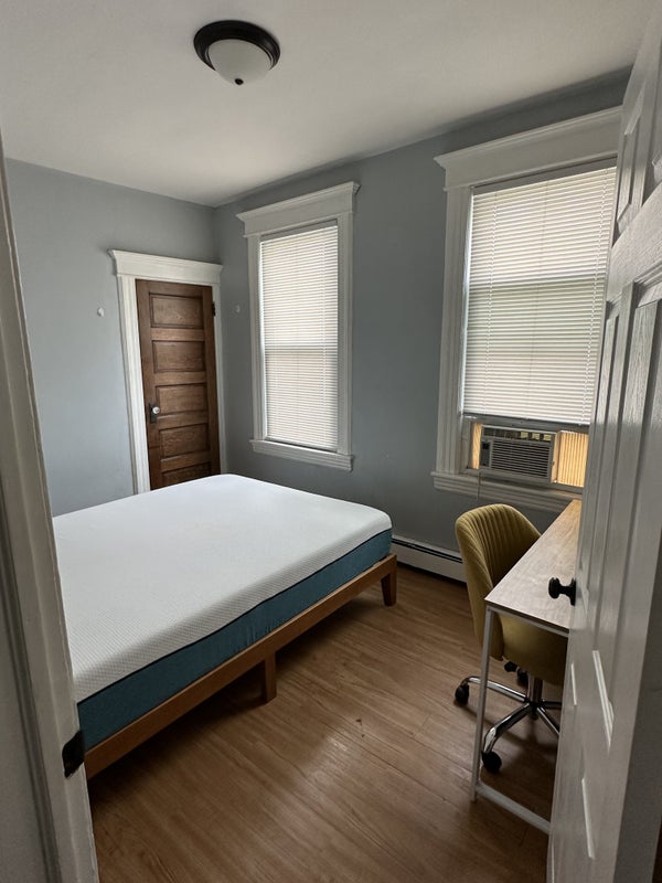 'Extra room available in 2 bedroom apartment' Room to Rent from SpareRoom