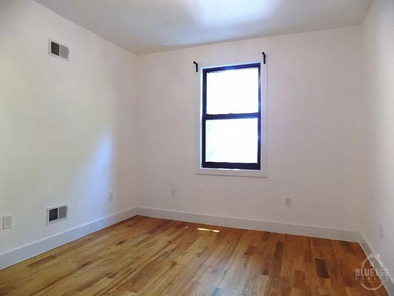 'Spacious One Bedroom Sublet with Option to Extend ' Room to Rent from SpareRoom