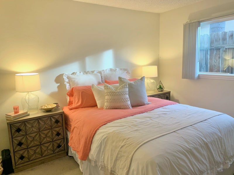 '2 BR 2 BA in Newport/Eastside Costa Mesa' Room to Rent from SpareRoom