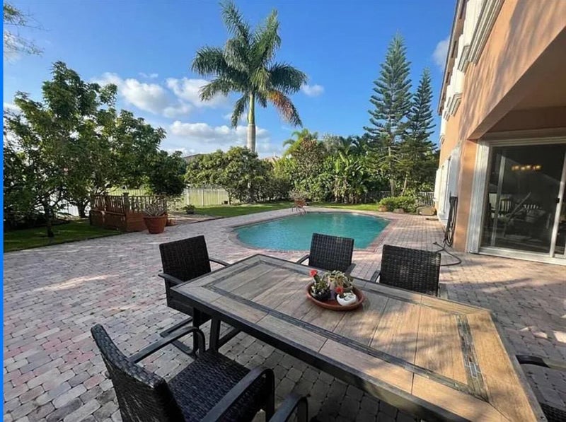 'A Luxury room for rent in Wellington FL' Room to Rent from SpareRoom