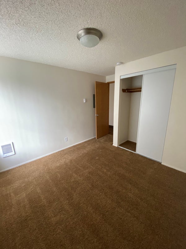 'Looking for female roommate in Tualatin!!' Room to Rent from SpareRoom
