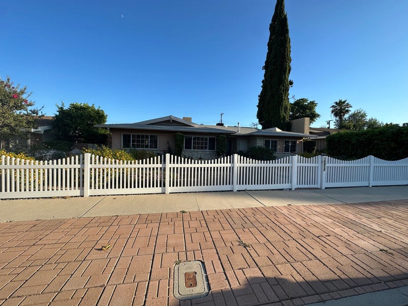 'Private Room with Ensuite Bathroom in SFV' Room to Rent from SpareRoom