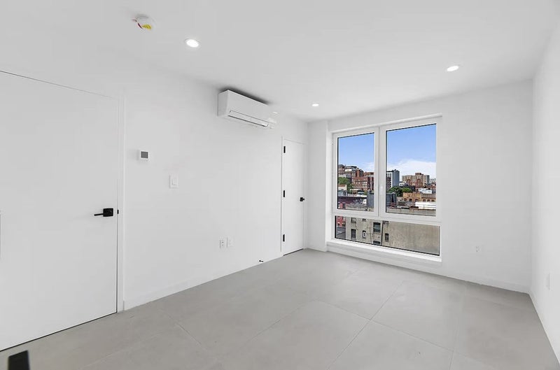 'Lease Takeover/Sublet Opportunity in the Bronx' Room to Rent from