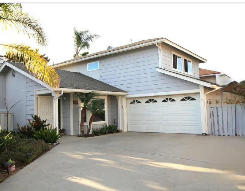 '2 Rooms for rent Vista 1100 Per full privileges.' Room to Rent from