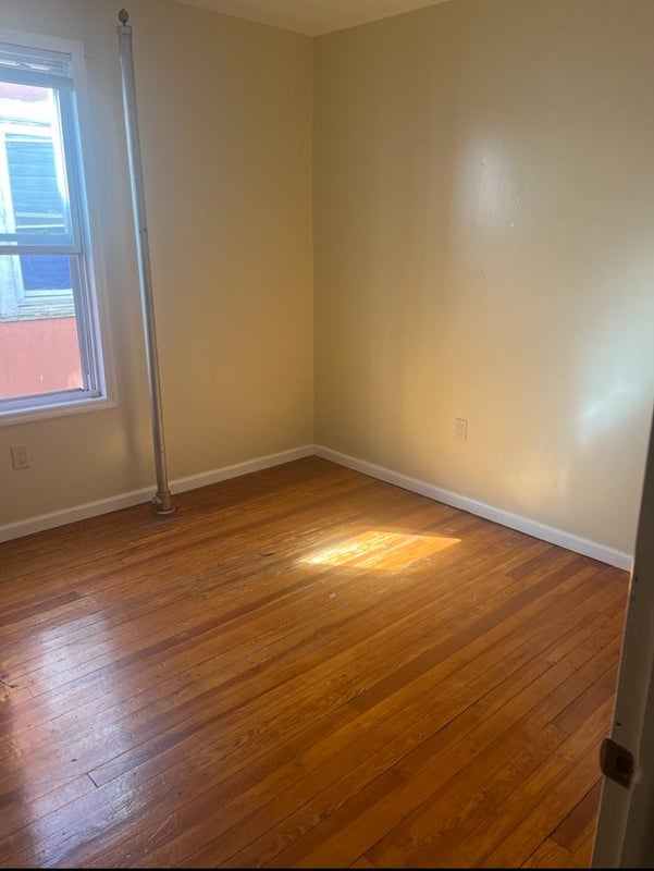 'Room For Rent! (Phone Calls Only)' Room to Rent from SpareRoom