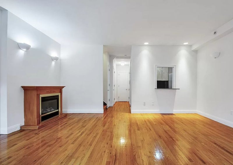 '4 bed 3 bath Central Air Penthouse' Room to Rent from SpareRoom