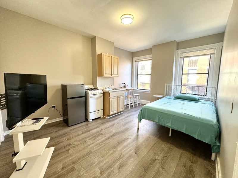 'Furnished/Unfurnished Rooms in Jamaica Plain' Room to Rent from SpareRoom