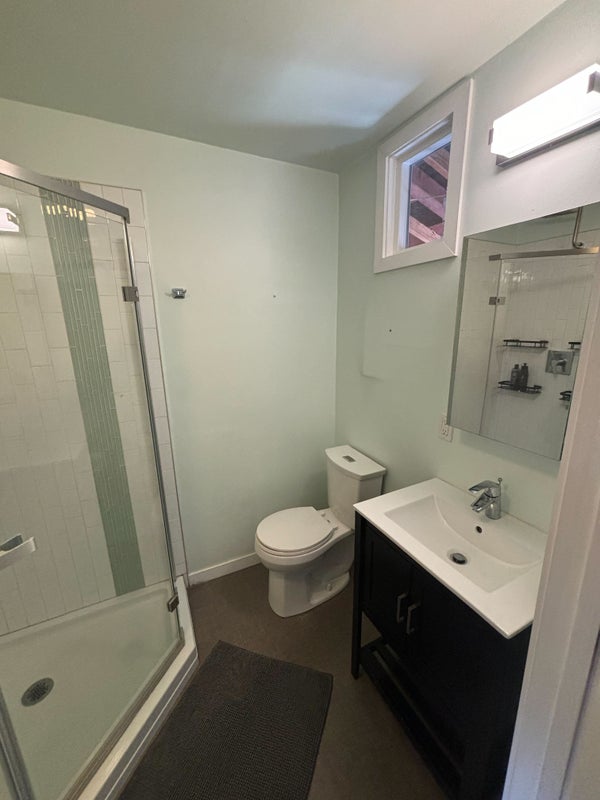 'Private Room in Beautiful Richmond Hills' Room to Rent from SpareRoom