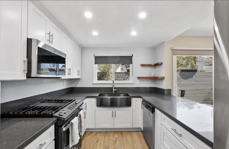 'Private 1BR/BA in Renovated Townhouse Costa Mesa' Room to Rent from