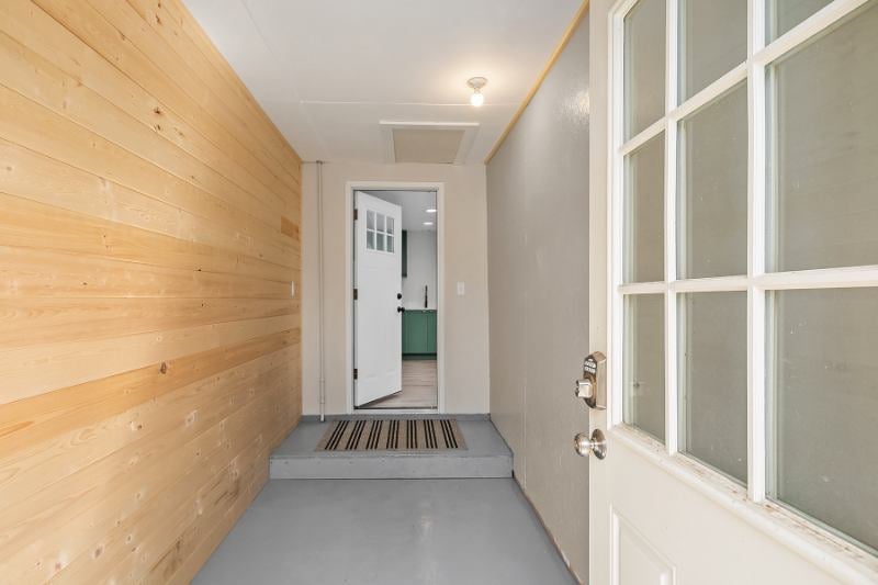 '_BR with private yardin_unit laundry' Room to Rent from SpareRoom