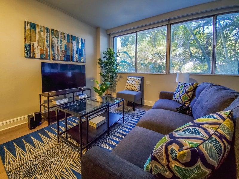 'Furnished Apartment For Rent In St. Petersburg' Room to Rent from