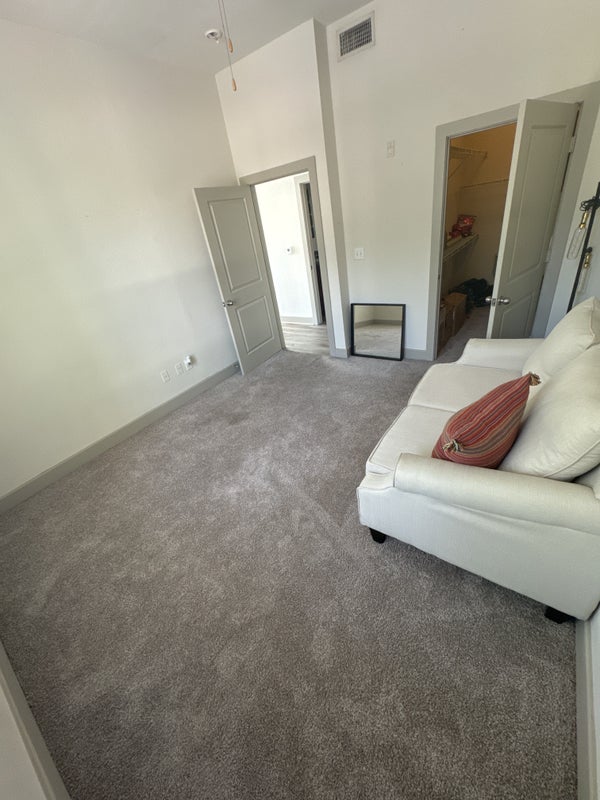 'Spacious apartment in Oaklawn ' Room to Rent from SpareRoom