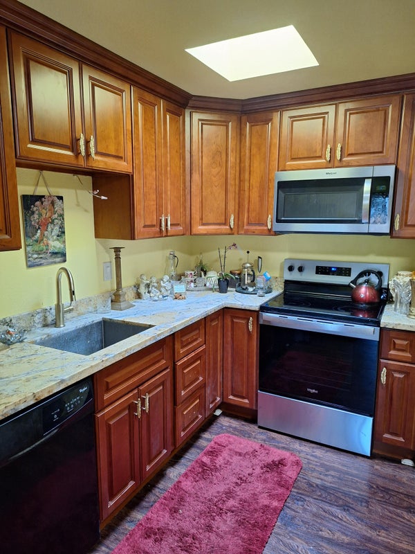 'Beautiful New Condo' Room to Rent from SpareRoom